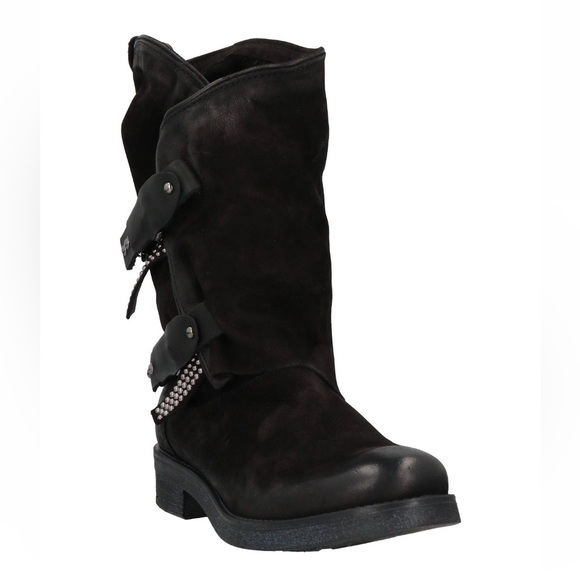 Metisse Italian leather boots with silver stud details - Picture 2 of 8